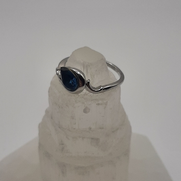 R892 Winter Solstice Ring Plated - Fragrant Jewels - Picture 2 of 7